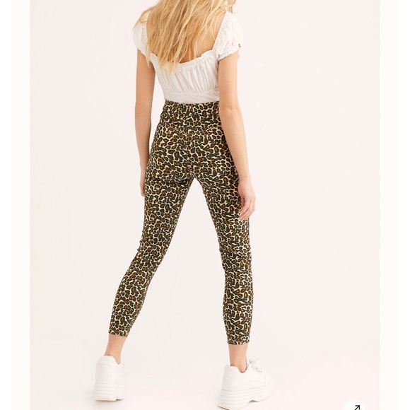 NEW. FREE PEOPLE LEOPARD PRINTS SKINNY PANTS 25 - Picture 3 of 6